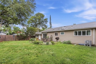 Welcome to this beautifully maintained 3 bedroom ranch nestled - photo 17