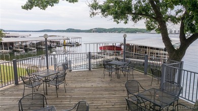Discover lakeside living at its finest with this cozy 2-bed - photo 29