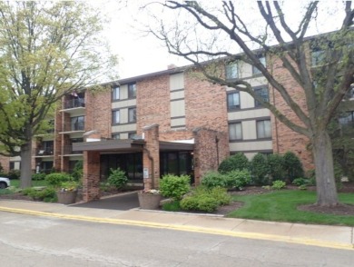 Lake Home For Sale in Willowbrook, Illinois