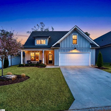 For Showings/Questions Contact: Danielle Bradshaw Welcome to 439 - photo 1