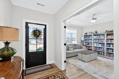 For Showings/Questions Contact: Danielle Bradshaw Welcome to 439 - photo 4