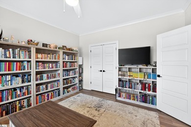 For Showings/Questions Contact: Danielle Bradshaw Welcome to 439 - photo 6
