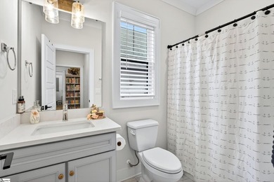 For Showings/Questions Contact: Danielle Bradshaw Welcome to 439 - photo 9