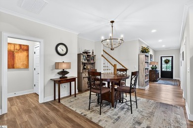 For Showings/Questions Contact: Danielle Bradshaw Welcome to 439 - photo 10