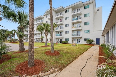Bright and sunny 2nd-story condo in Gulf Shores Plantation East