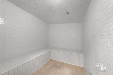 Bright and sunny 2nd-story condo in Gulf Shores Plantation East