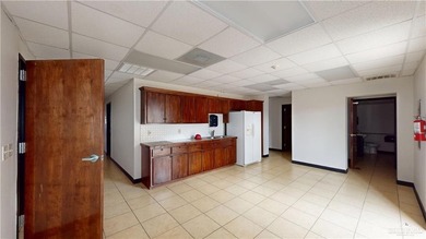 Prime 2,912 SF commercial building located directly in front of