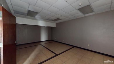 Prime 2,912 SF commercial building located directly in front of