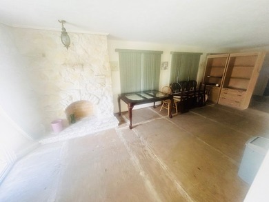 Location, Location, Location! This property offers a rare - photo 3