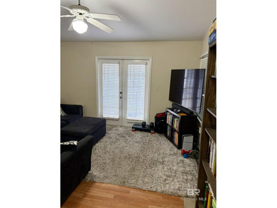 3 bedroom 2 bath upstairs unit in Colony Club. Unit has been - photo 4