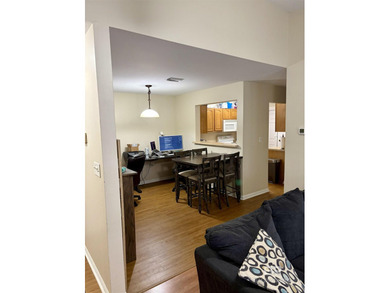 3 bedroom 2 bath upstairs unit in Colony Club. Unit has been - photo 6