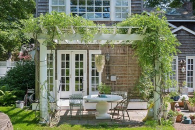 Rich in history and beautifully updated for modern living, this - photo 2