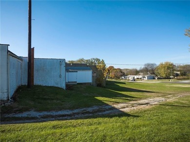 Over 15,000 sq. ft of commercial opportunity in Higginsville!