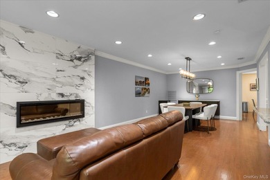 Welcome to this beautifully renovated Ashford model in the - photo 12