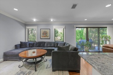 Welcome to this beautifully renovated Ashford model in the - photo 14