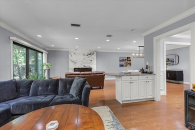 Welcome to this beautifully renovated Ashford model in the - photo 15