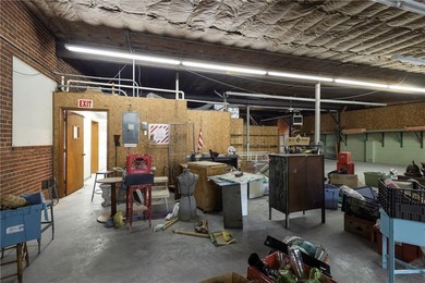 Over 15,000 sq. ft of commercial opportunity in Higginsville!