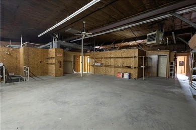 Over 15,000 sq. ft of commercial opportunity in Higginsville!