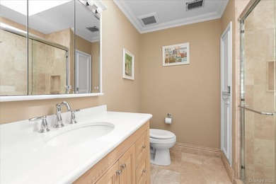 Welcome to this beautifully renovated Ashford model in the - photo 21