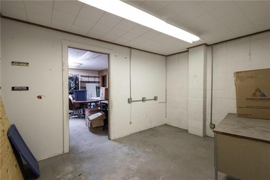 Over 15,000 sq. ft of commercial opportunity in Higginsville!