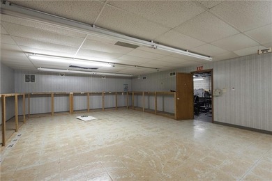 Over 15,000 sq. ft of commercial opportunity in Higginsville!