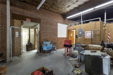 Over 15,000 sq. ft of commercial opportunity in Higginsville!