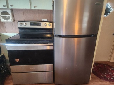 Welcome to this charming manufactured home in a LOW LOT FEE - photo 6