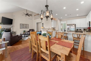 Welcome to your new home, perfectly situated on the 15th fairway - photo 11