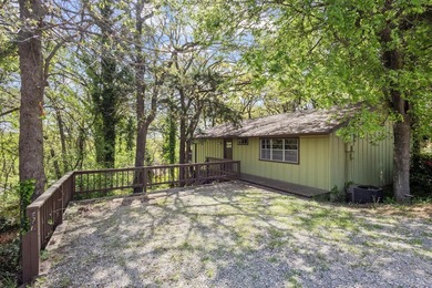 Beautiful Lake Texoma retreat featuring a main house and guest - photo 17