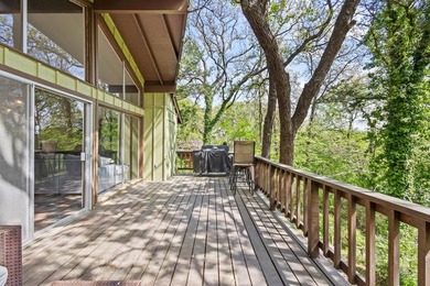 Beautiful Lake Texoma retreat featuring a main house and guest - photo 18