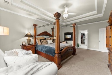 Welcome to your new home, perfectly situated on the 15th fairway - photo 18