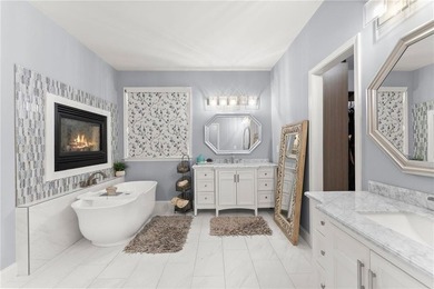 Welcome to your new home, perfectly situated on the 15th fairway - photo 19