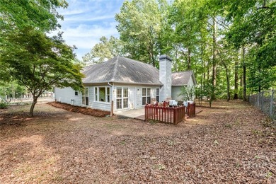 Welcome to 1010 Sharon Place, a charming 3-bedroom, 2-bath ranch - photo 22
