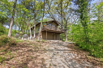 Beautiful Lake Texoma retreat featuring a main house and guest - photo 23