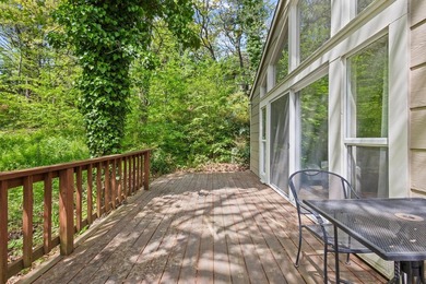 Beautiful Lake Texoma retreat featuring a main house and guest - photo 25