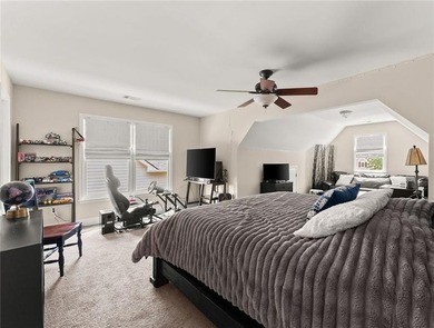 Welcome to your new home, perfectly situated on the 15th fairway - photo 25
