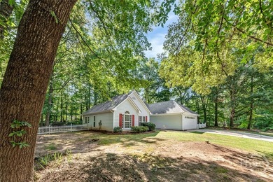 Welcome to 1010 Sharon Place, a charming 3-bedroom, 2-bath ranch - photo 27