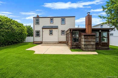Beautiful Expanded Cape featuring updated Kitchen with stainless - photo 31