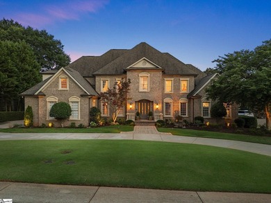 You've found it! Ideal in-town retreat to gather your family & - photo 1