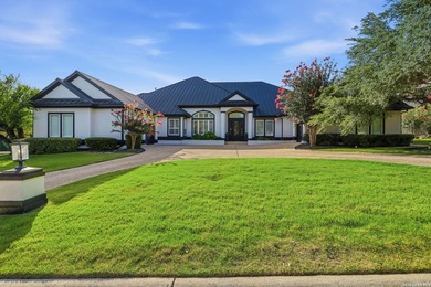 Experience luxury living behind the prestigious guarded gates of - photo 1