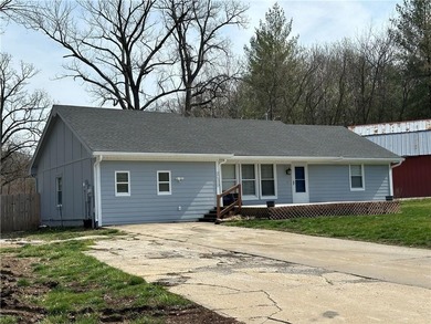 (private lake, pond, coastal) Home Sale Pending in Oak Grove Missouri