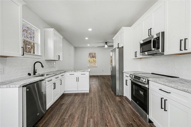 3-bedroom, 2-bath contemporary cottage offers a unique - photo 7