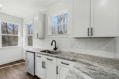3-bedroom, 2-bath contemporary cottage offers a unique - photo 8