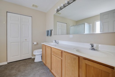 MOVE-IN READY HOME LOCATED IN A DESIRABLE NEIGHBORHOOD WITH MANY - photo 15