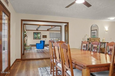 Welcome to lakefront living at its finest! This beautifully - photo 8