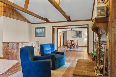 Welcome to lakefront living at its finest! This beautifully - photo 9