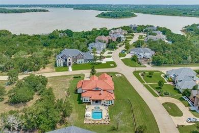 Agent Friendly. Multi-Generational Living with two complete - photo 4