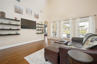 Agent Friendly. Multi-Generational Living with two complete - photo 5