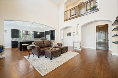 Agent Friendly. Multi-Generational Living with two complete - photo 6