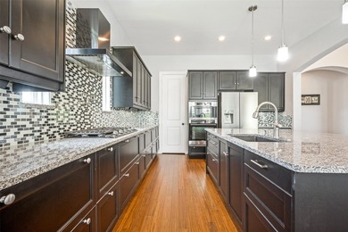 Agent Friendly. Multi-Generational Living with two complete - photo 8